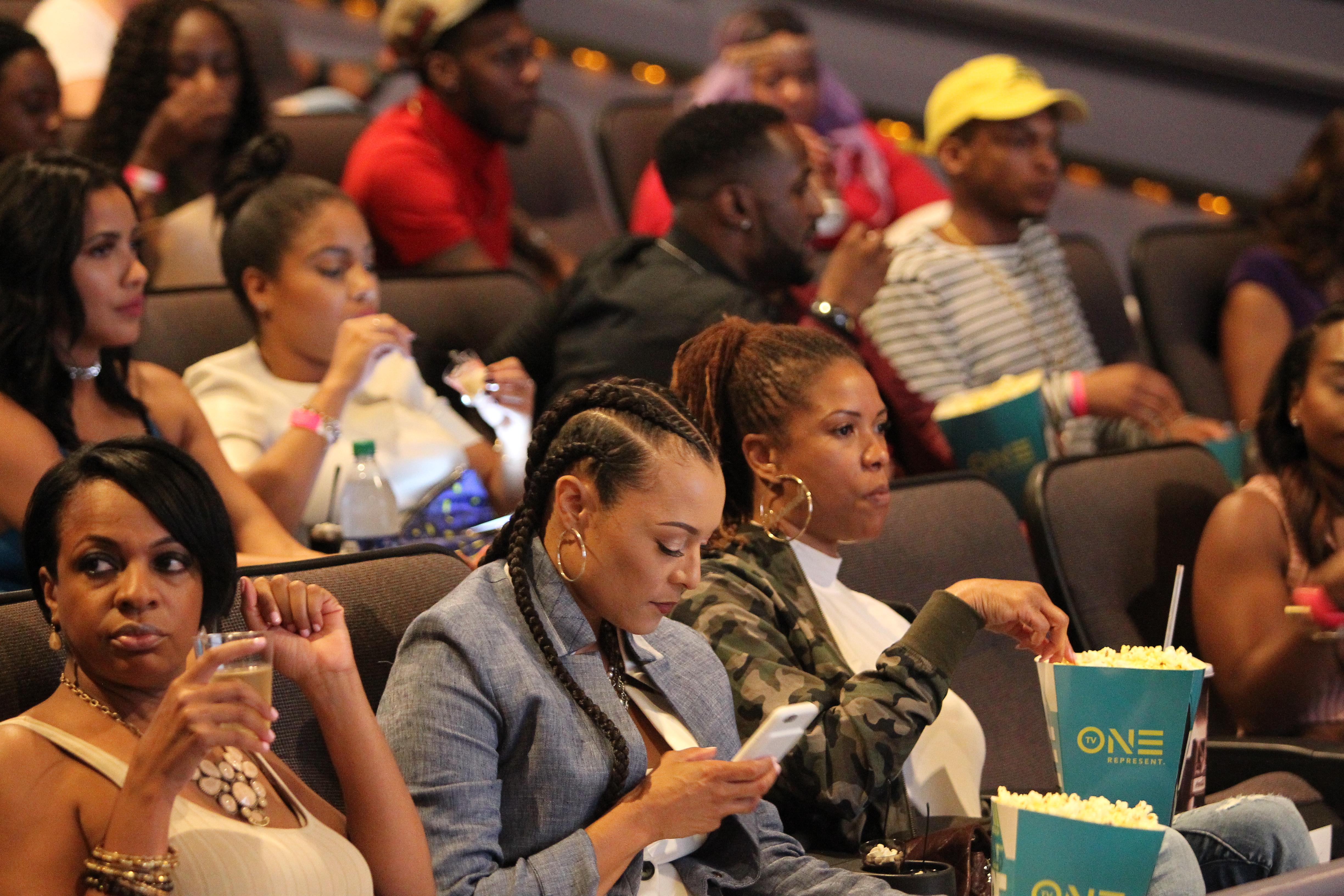 [Photos] Russ Parr's "Ringside" Screening Red Carpet