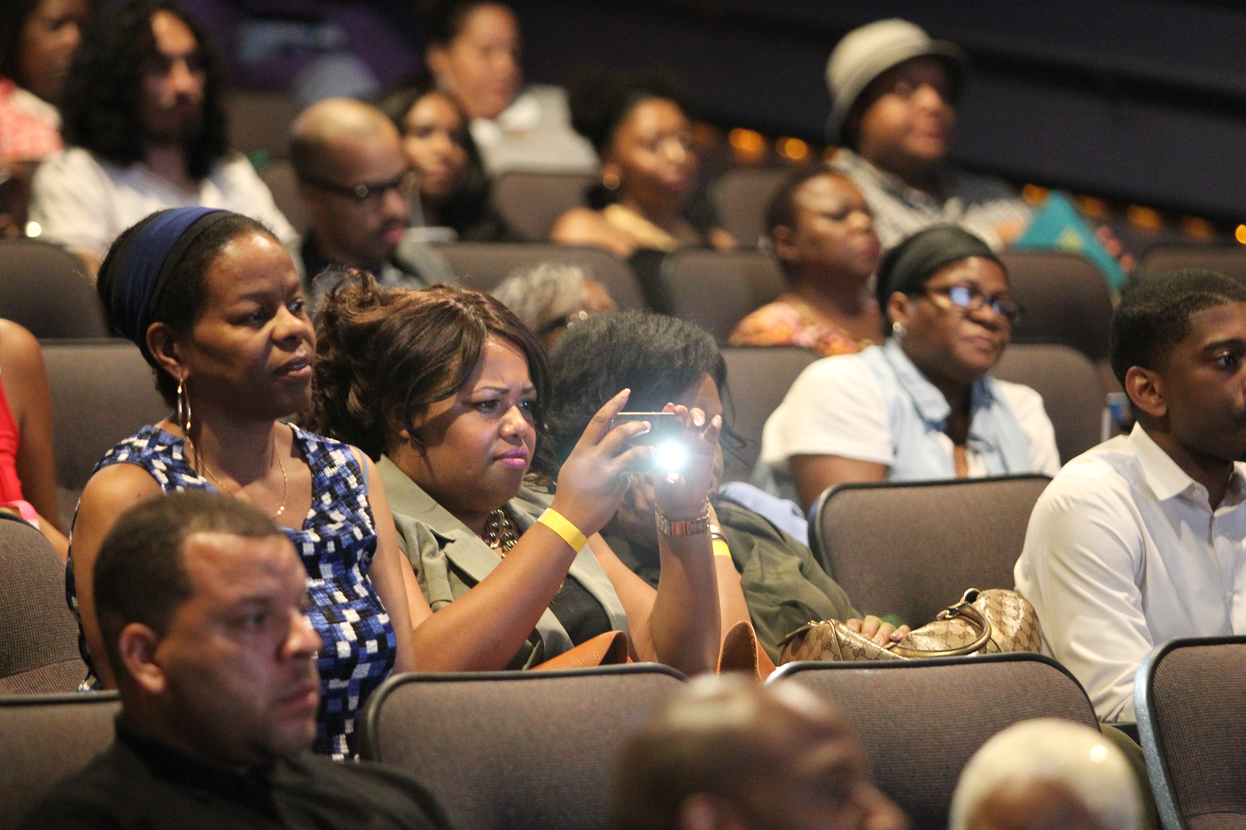 [Photos] Russ Parr's "Ringside" Screening Red Carpet