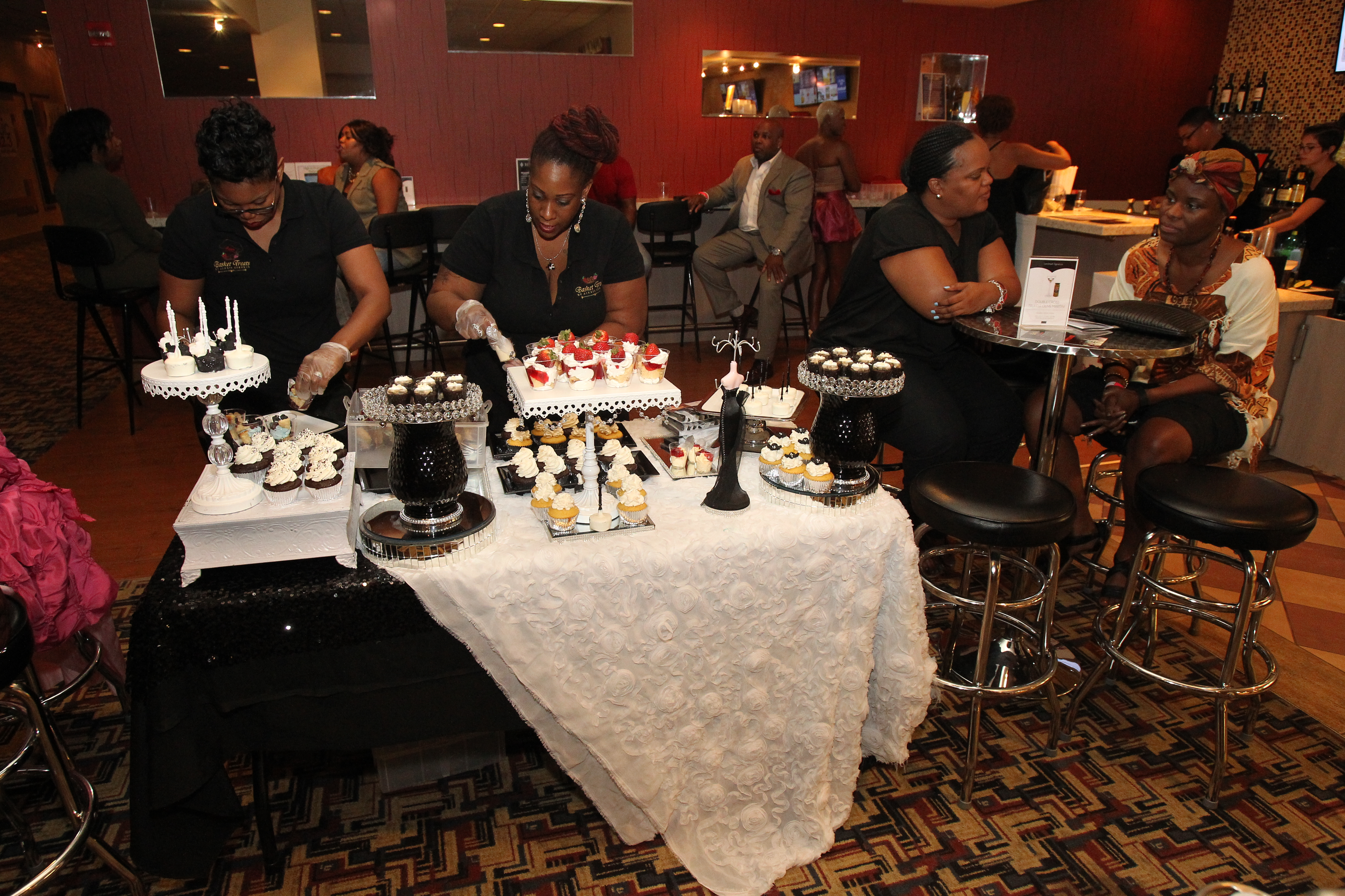 [Photos] Russ Parr's "Ringside" Screening Red Carpet