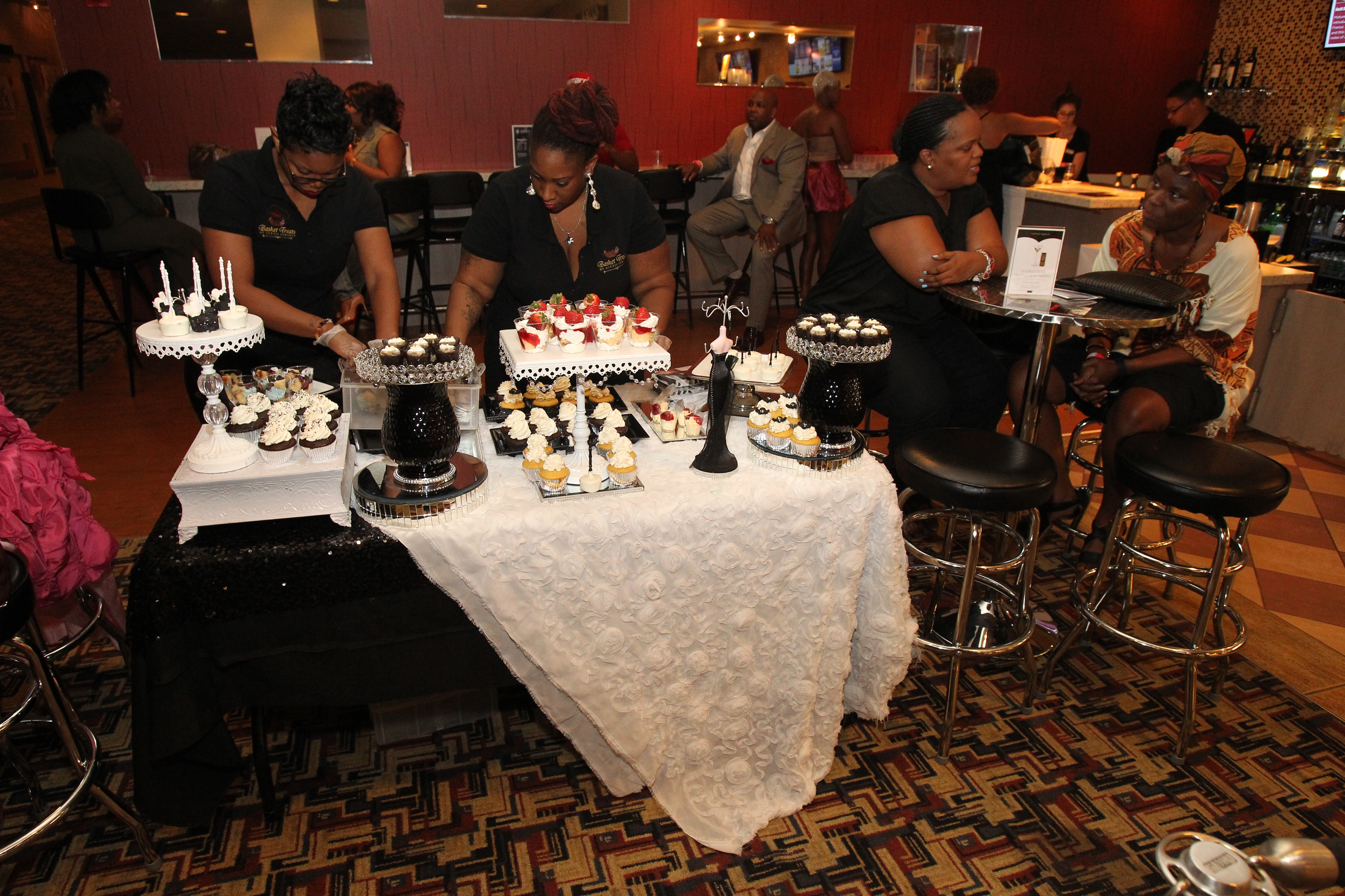 [Photos] Russ Parr's "Ringside" Screening Red Carpet