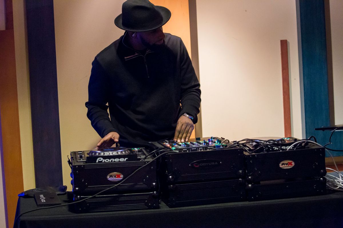 Majic 102.3 New Edition Story Watch Party