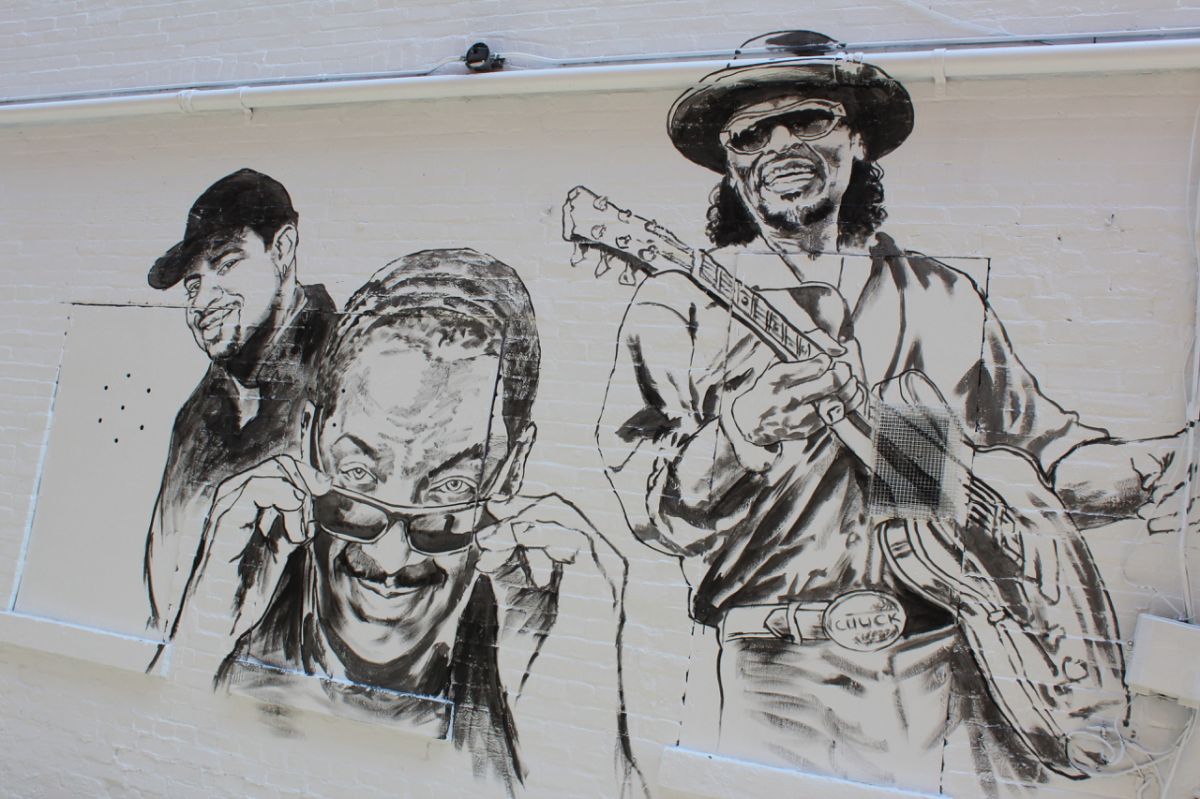 Stars Shine On Ben's Chili Bowl Mural