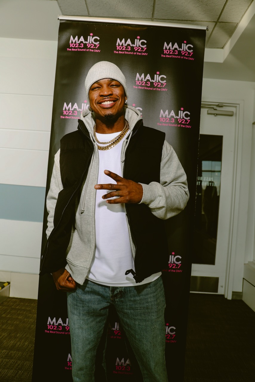 Ne-Yo At Majic 102.3/92.7 Studios