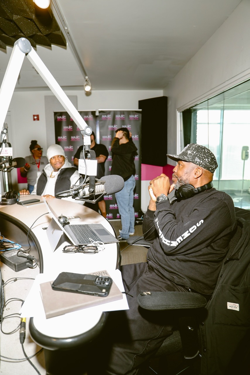 Ne-Yo At Majic 102.3/92.7 Studios