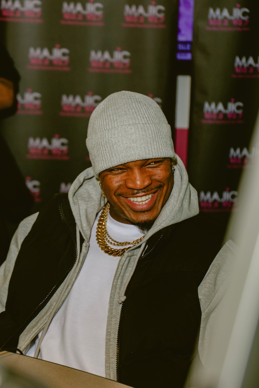 Ne-Yo At Majic 102.3/92.7 Studios