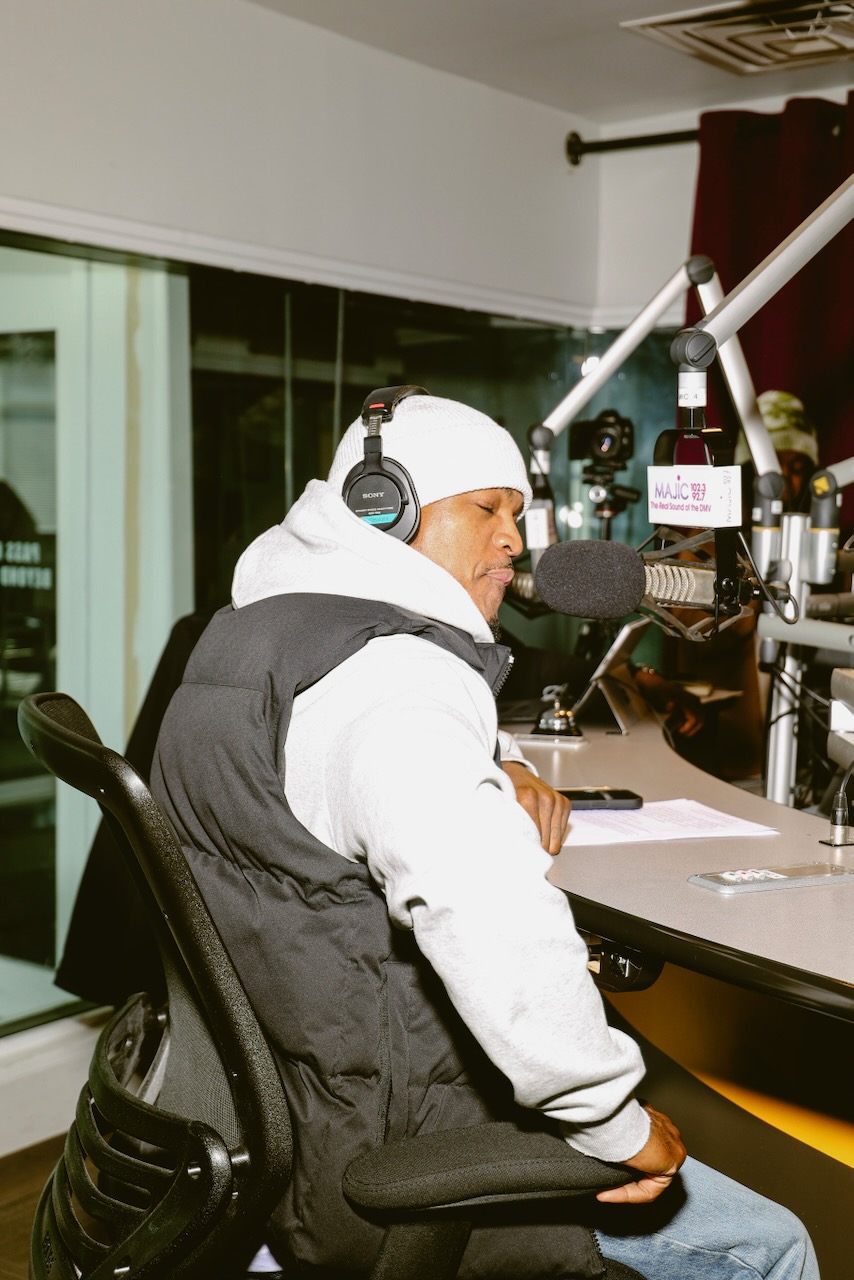 Ne-Yo At Majic 102.3/92.7 Studios