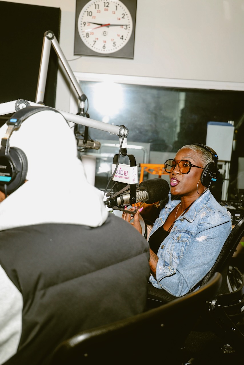 Ne-Yo At Majic 102.3/92.7 Studios