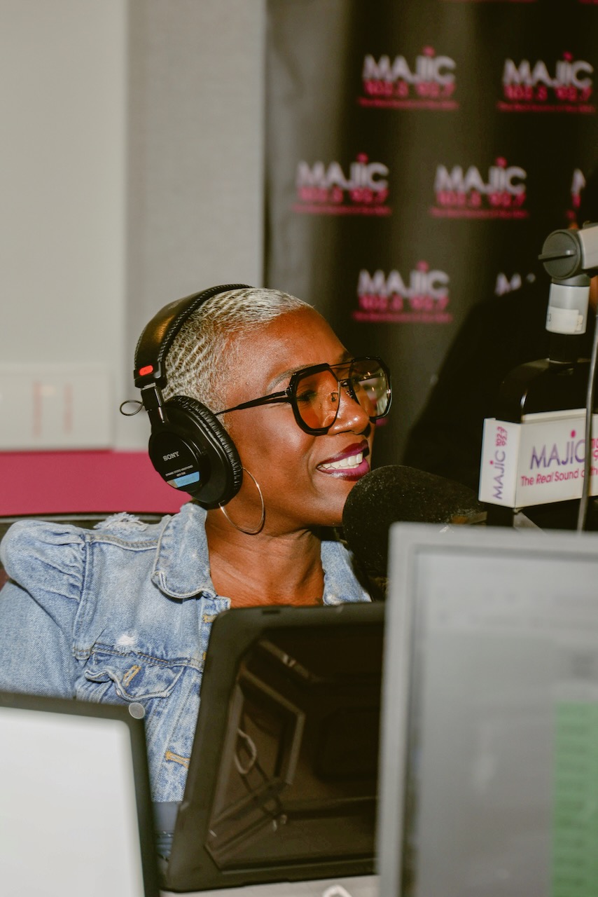 Ne-Yo At Majic 102.3/92.7 Studios