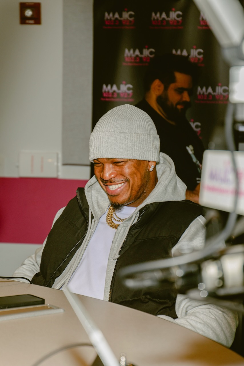 Ne-Yo At Majic 102.3/92.7 Studios