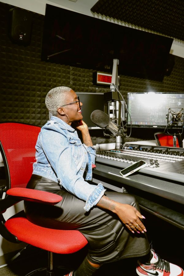 Mario Majic 102.3/92.7 Meet & Greet