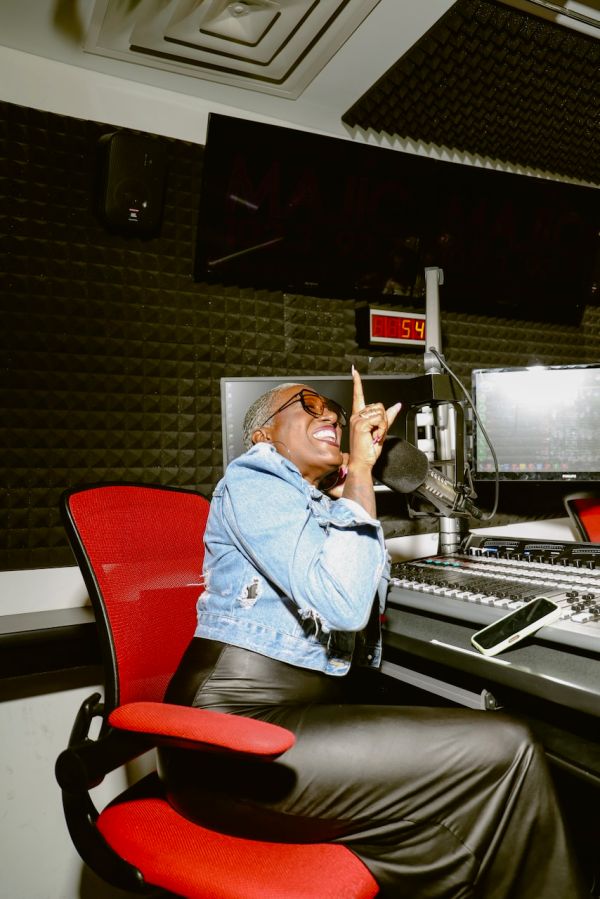Mario Majic 102.3/92.7 Meet & Greet