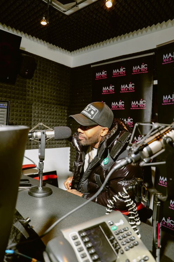 Mario Majic 102.3/92.7 Meet & Greet