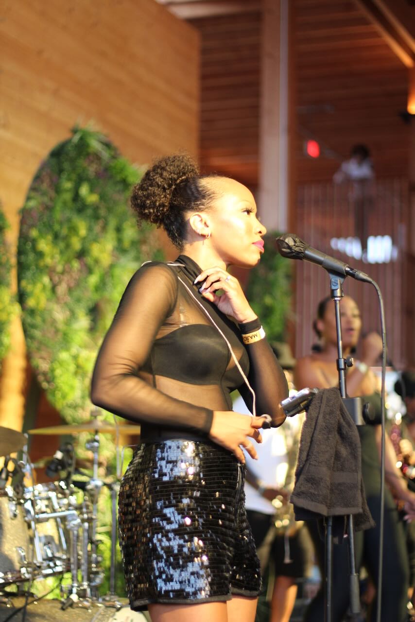 Johnny Gill and Perfekt Blend Band at Majic Wednesdays