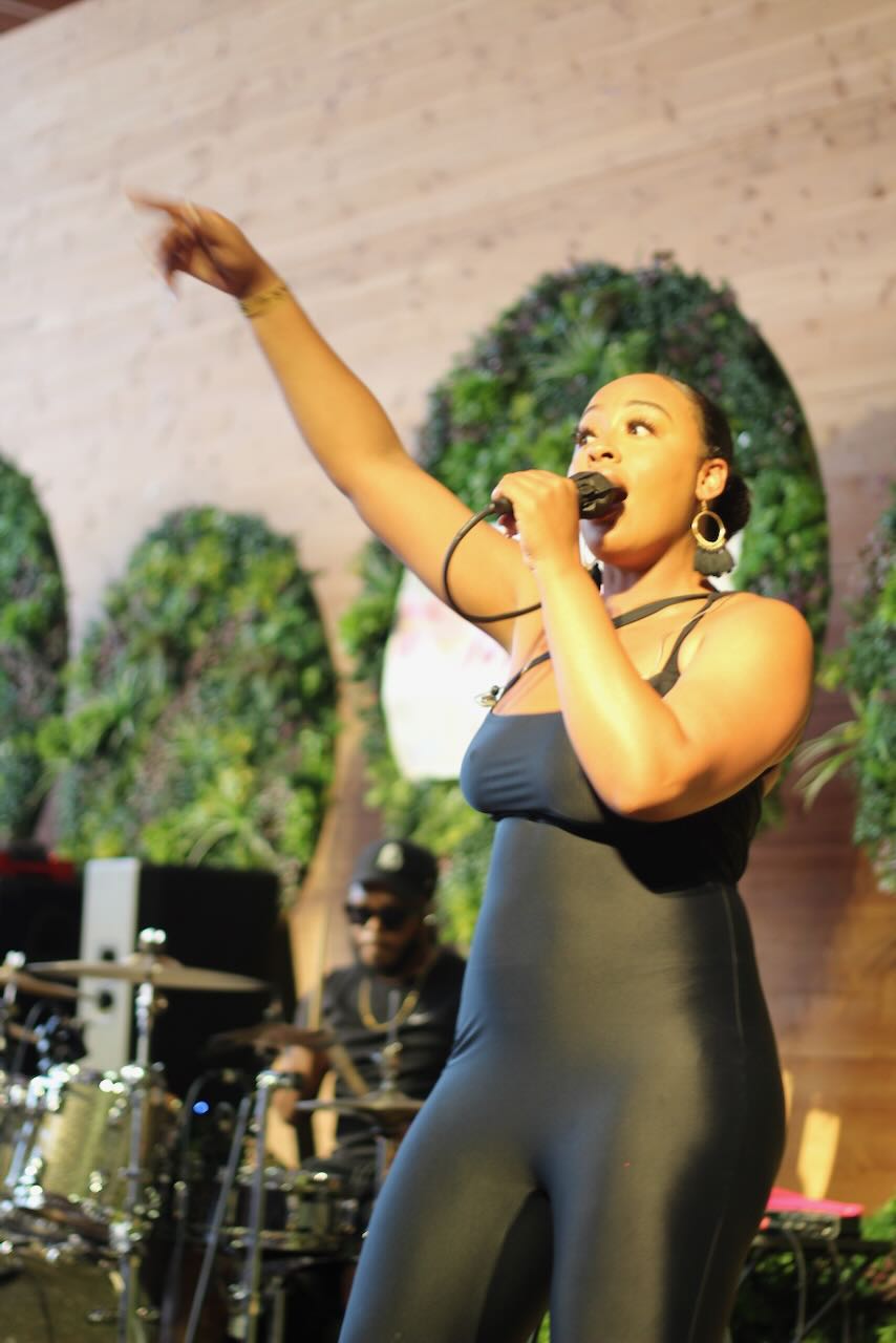 Johnny Gill and Perfekt Blend Band at Majic Wednesdays