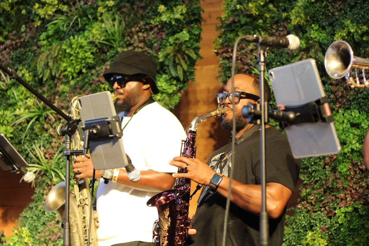 Johnny Gill and Perfekt Blend Band at Majic Wednesdays