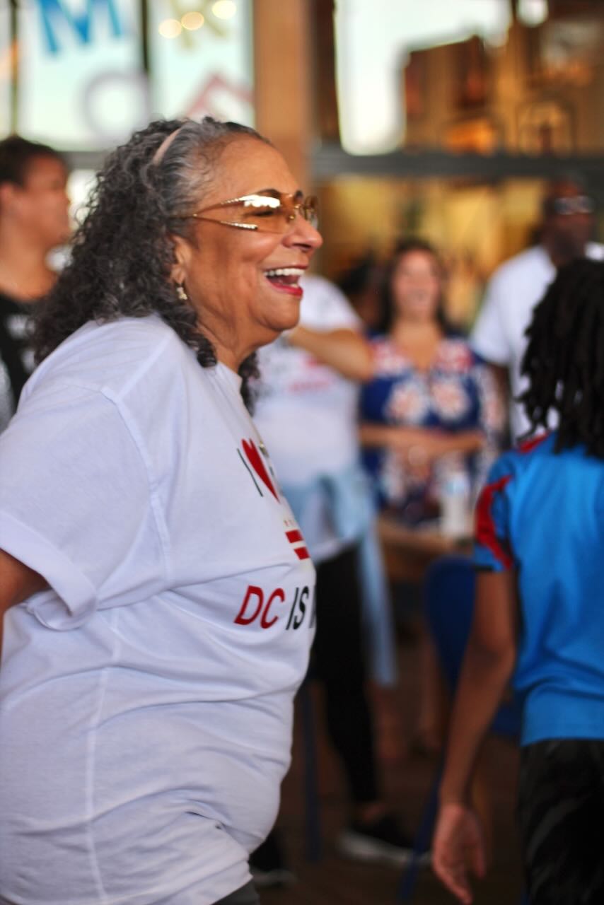 Johnny Gill and Perfekt Blend Band at Majic Wednesdays